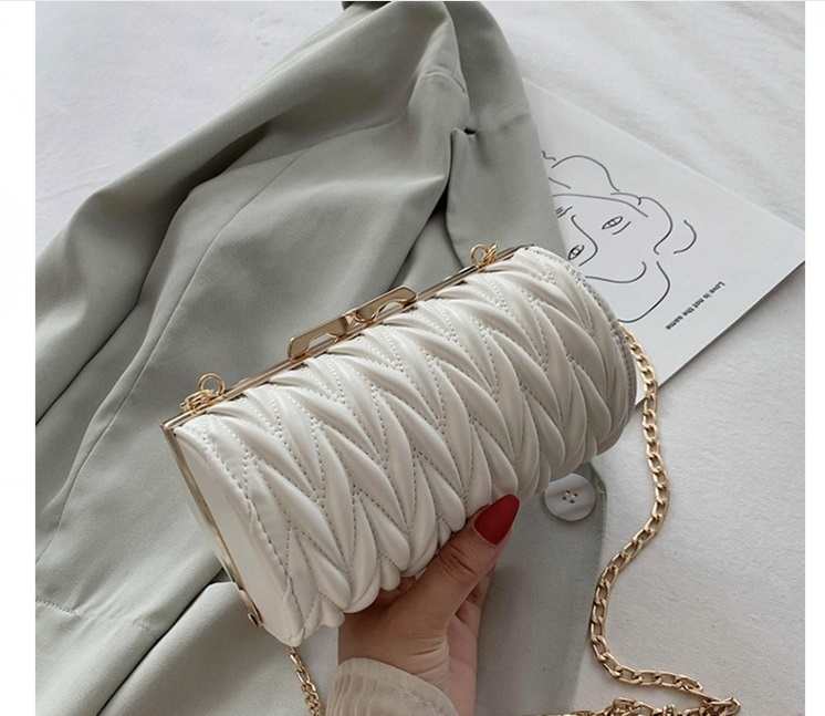 Trendy pu leather shoulder handbag crossbody bag with golden chain(图4)