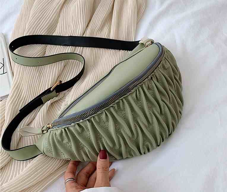 Large capacity leather mobile phone pouch chest waist pack  (图3)